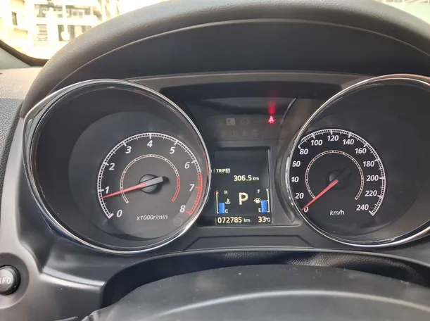 Car image 19