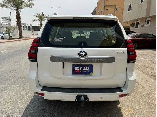 Car image 6