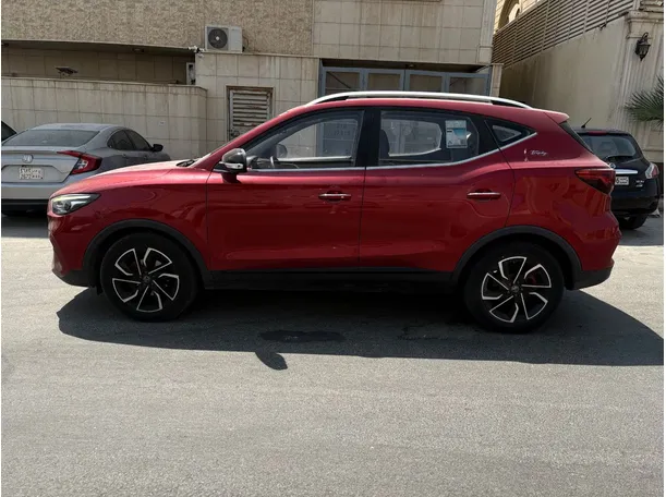Car image 8