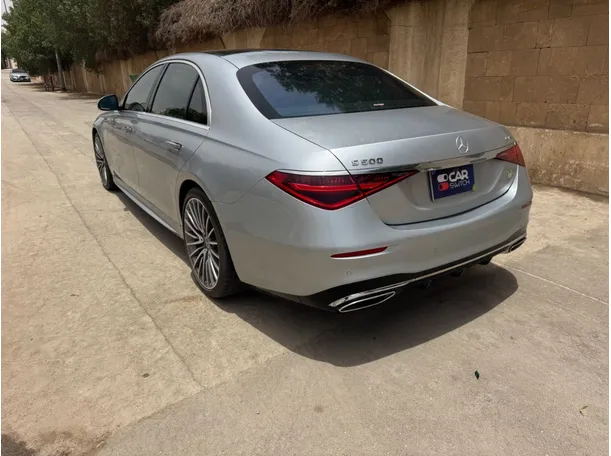 Car image 7