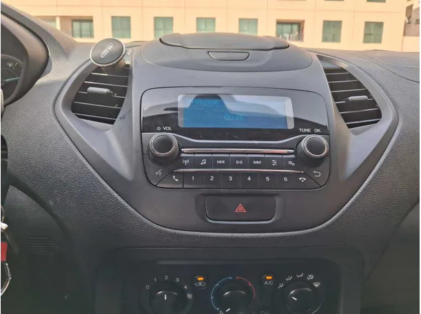 Car image 16
