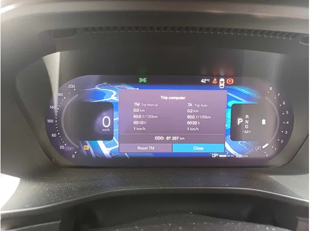 Car image 19