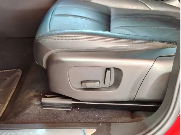 Car image 30