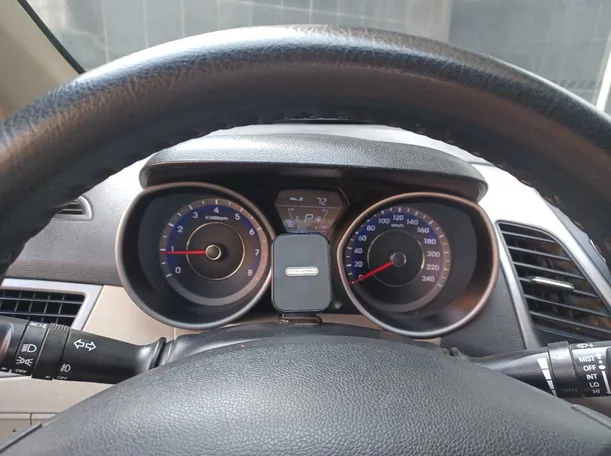 Car image 16