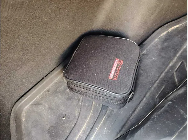 Car image 32
