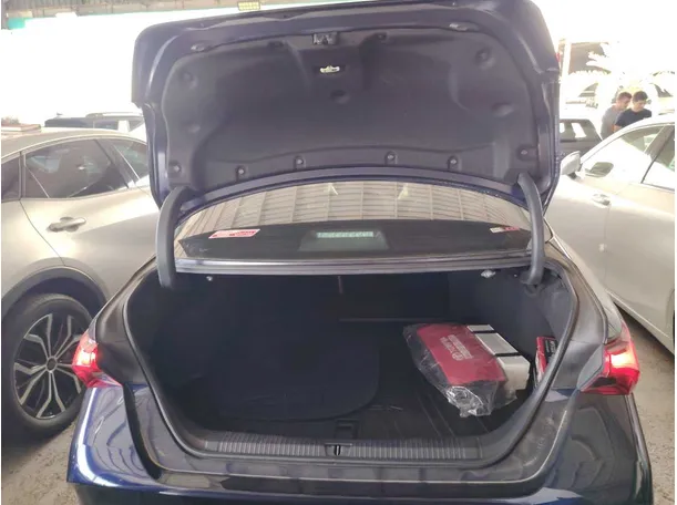 Car image 31