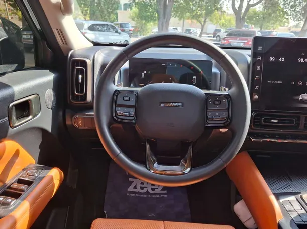 Car image 14