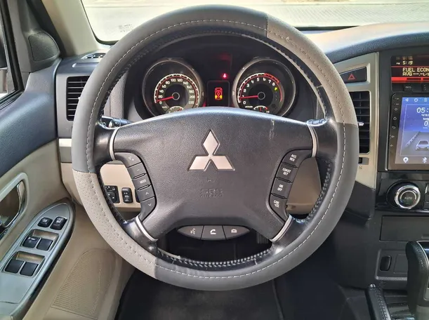 Car image 19