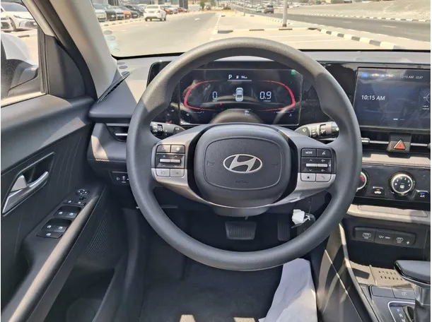 Car image 18