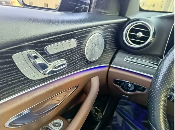Car image 31