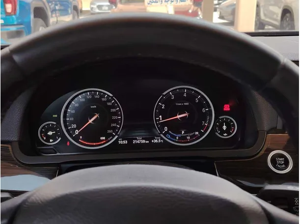 Car image 26