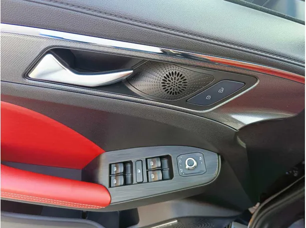 Car image 35