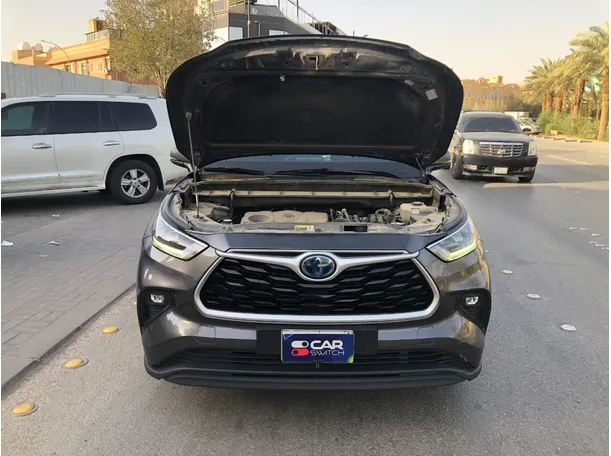 Car image 25