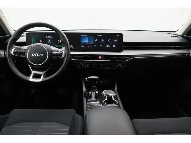Car image 14