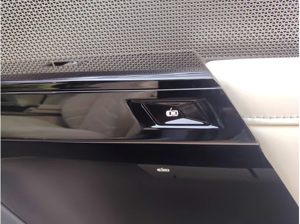 Car image 33