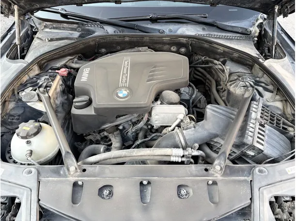 Car image 26