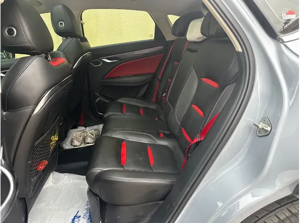 Car image 15