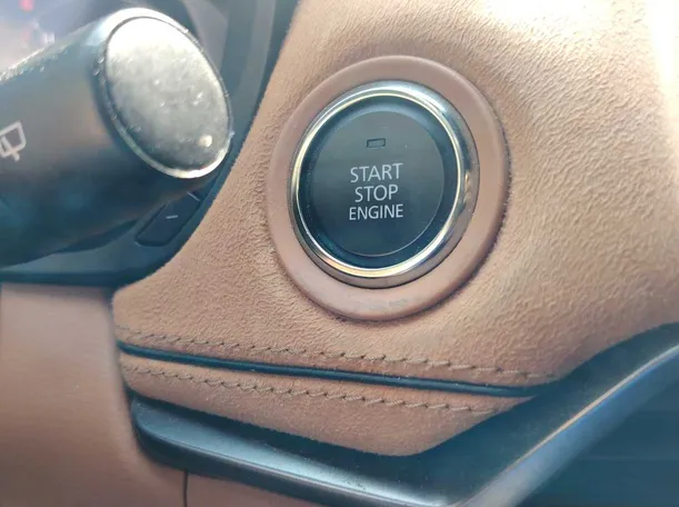 Car image 26