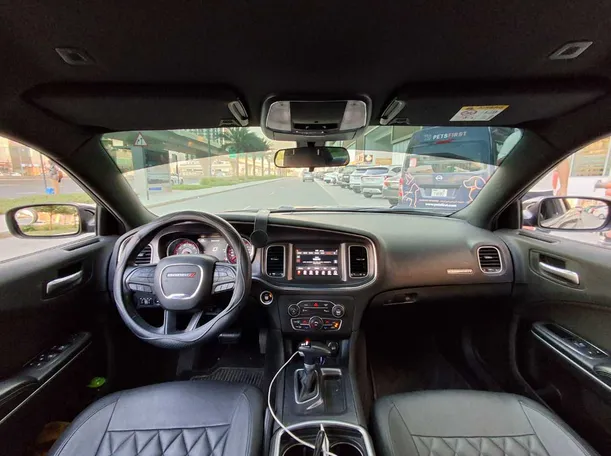 Car image 17