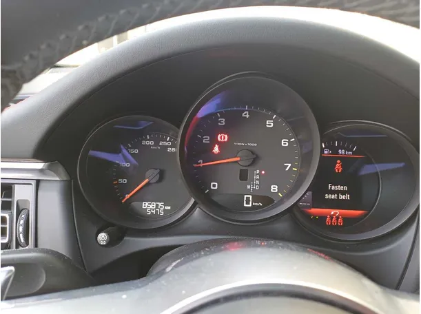 Car image 18