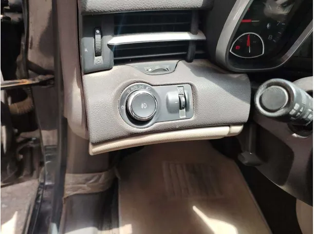 Car image 29