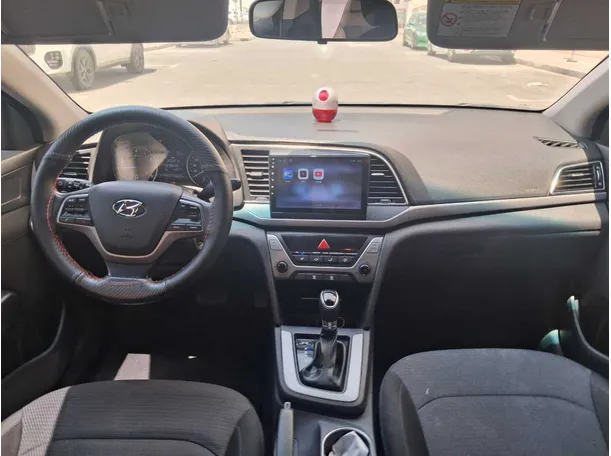 Car image 14