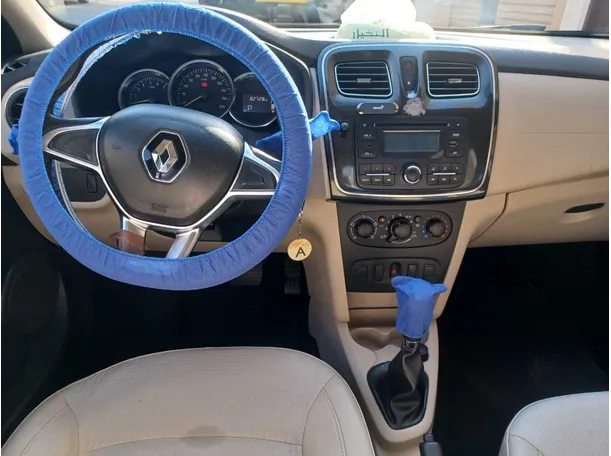 Car image 16