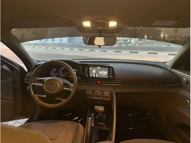 Car image 14