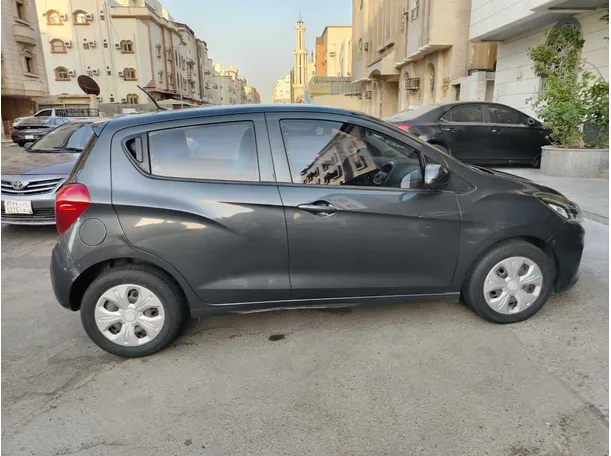 Car image 4