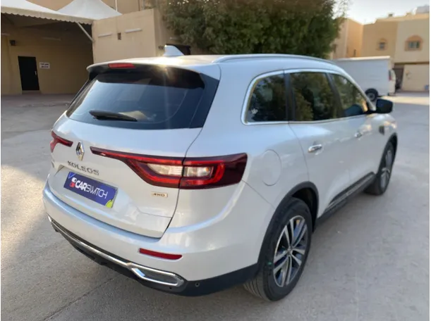 Car image 5