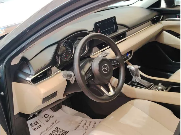 Car image 13