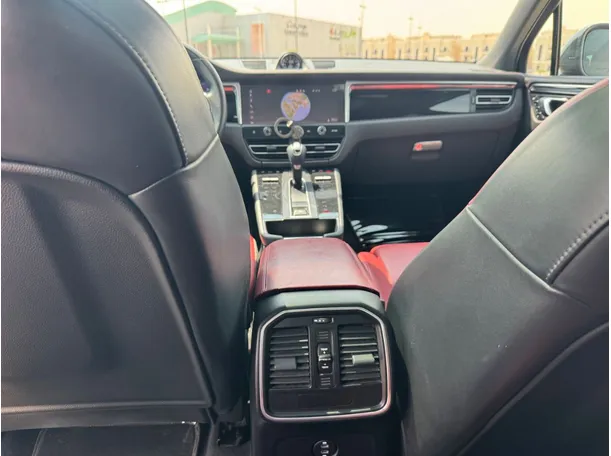 Car image 21