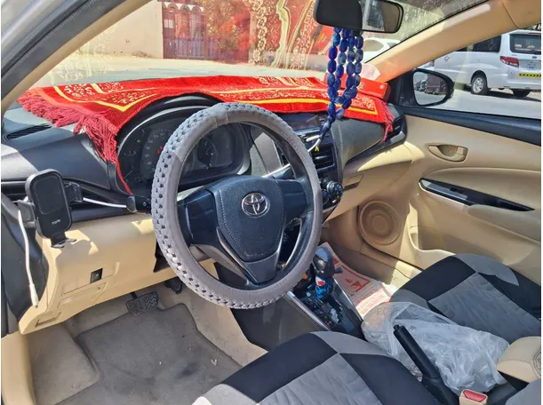 Car image 11