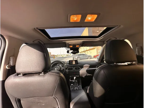 Car image 16