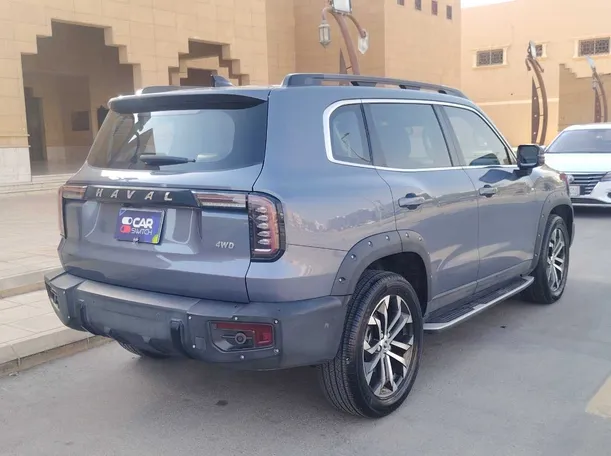 Car image 5