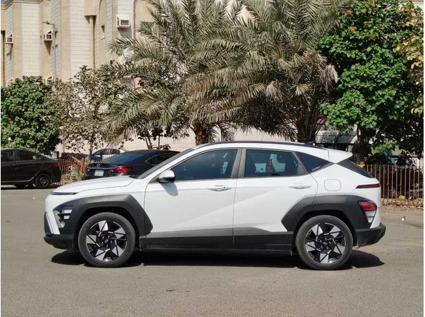 Car image 8