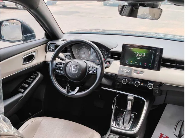 Car image 22