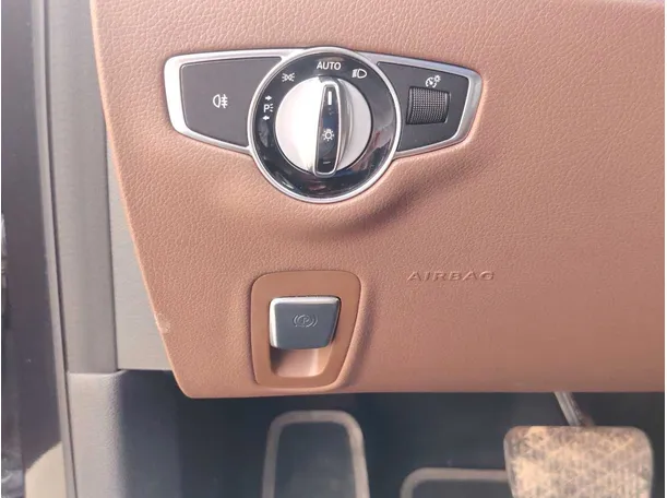 Car image 28