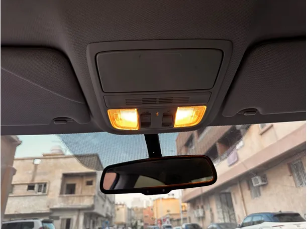 Car image 24