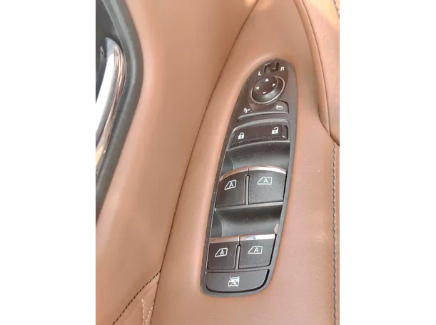 Car image 36