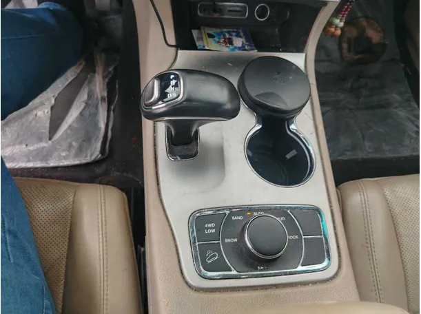 Car image 21