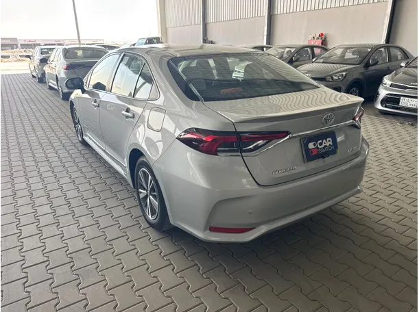 Car image 7