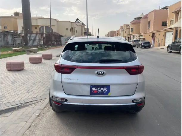 Car image 6
