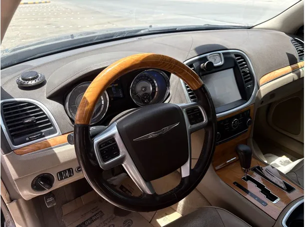 Car image 12