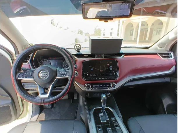 Car image 15