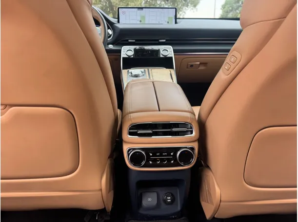 Car image 23