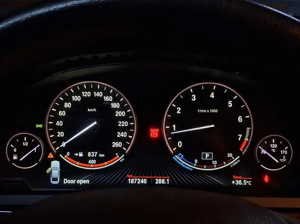 Car image 20