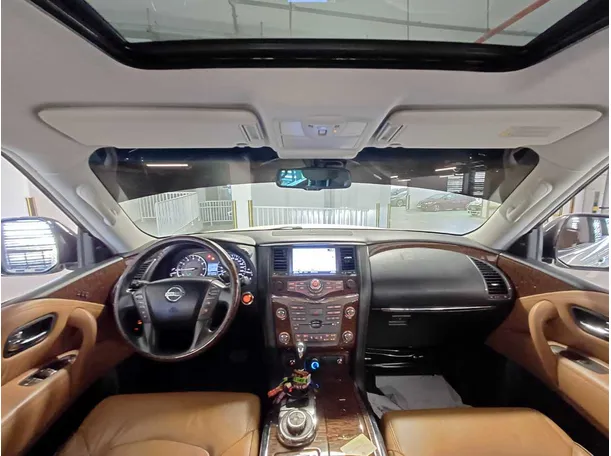 Car image 19