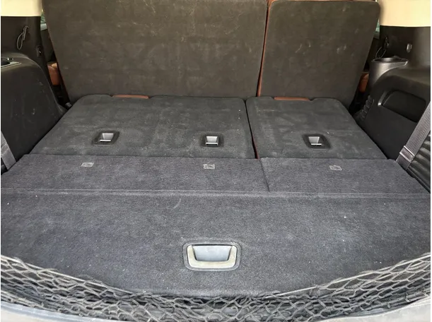 Car image 24