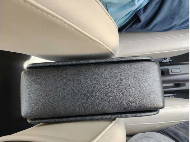 Car image 40